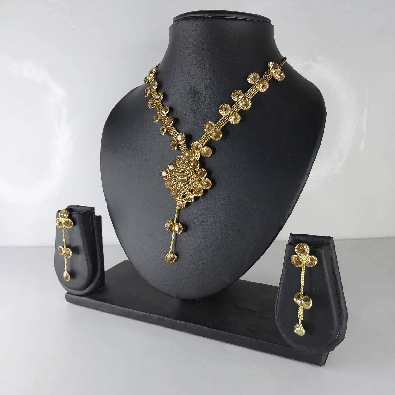 Trendy Premium Quality Brass Necklace