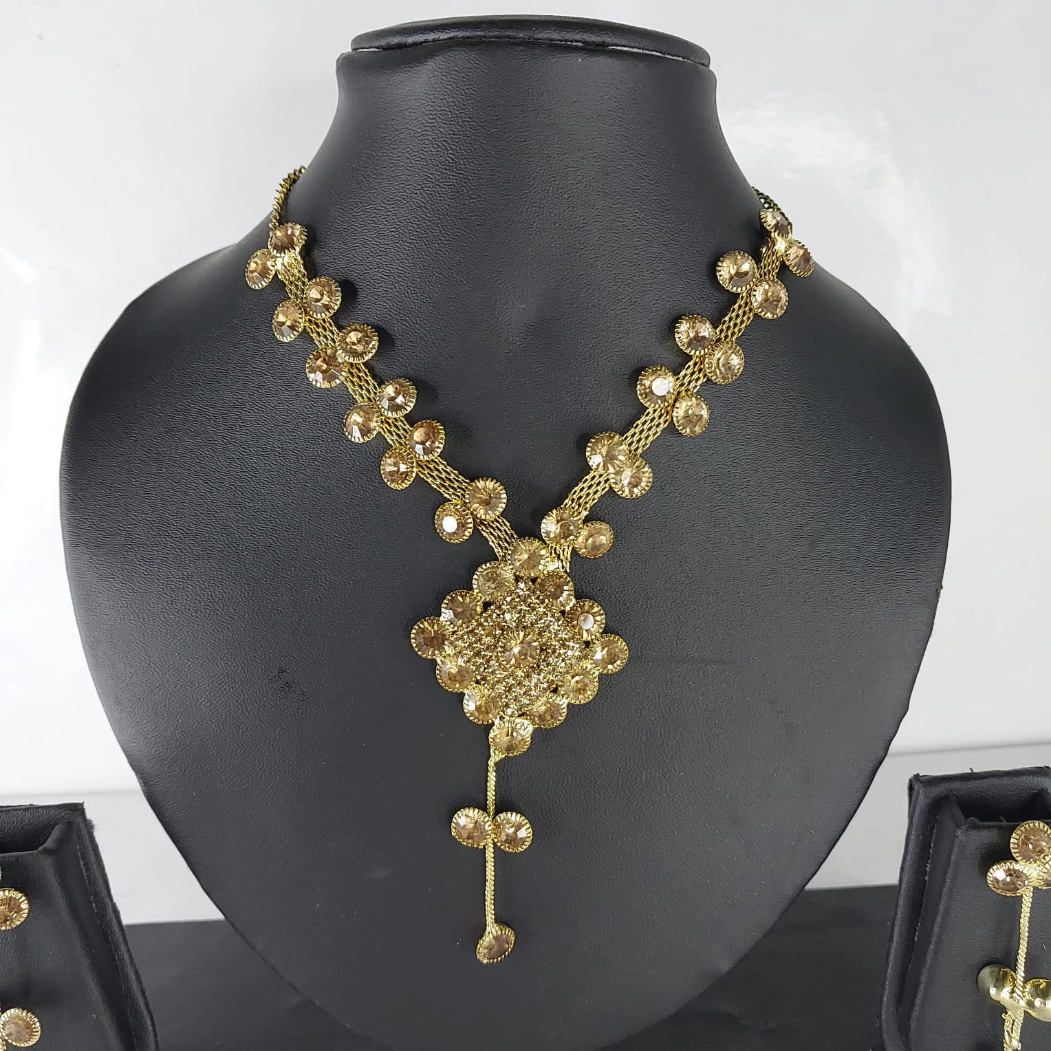 Trendy Premium Quality Brass Necklace